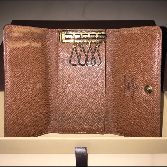 Louis Vuitton Key Case - Picture 3 of 7